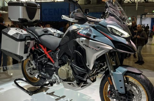 Ducati Multistrada V4, vista 1